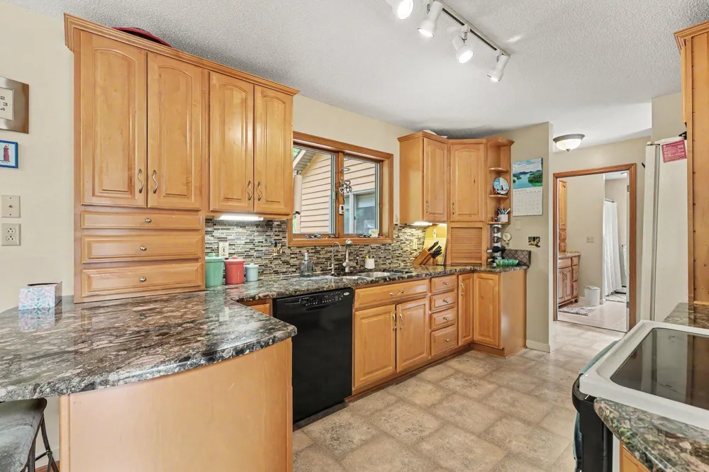2335 Bluffton Avenue Muskegon City, MI 49441