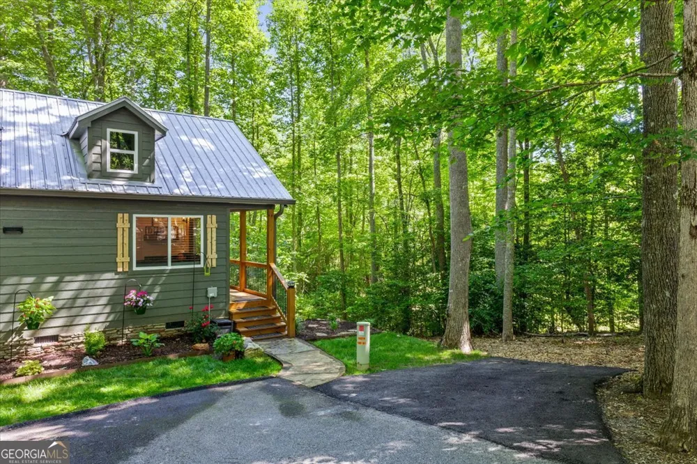 27 Village WAY Blairsville, GA 30512