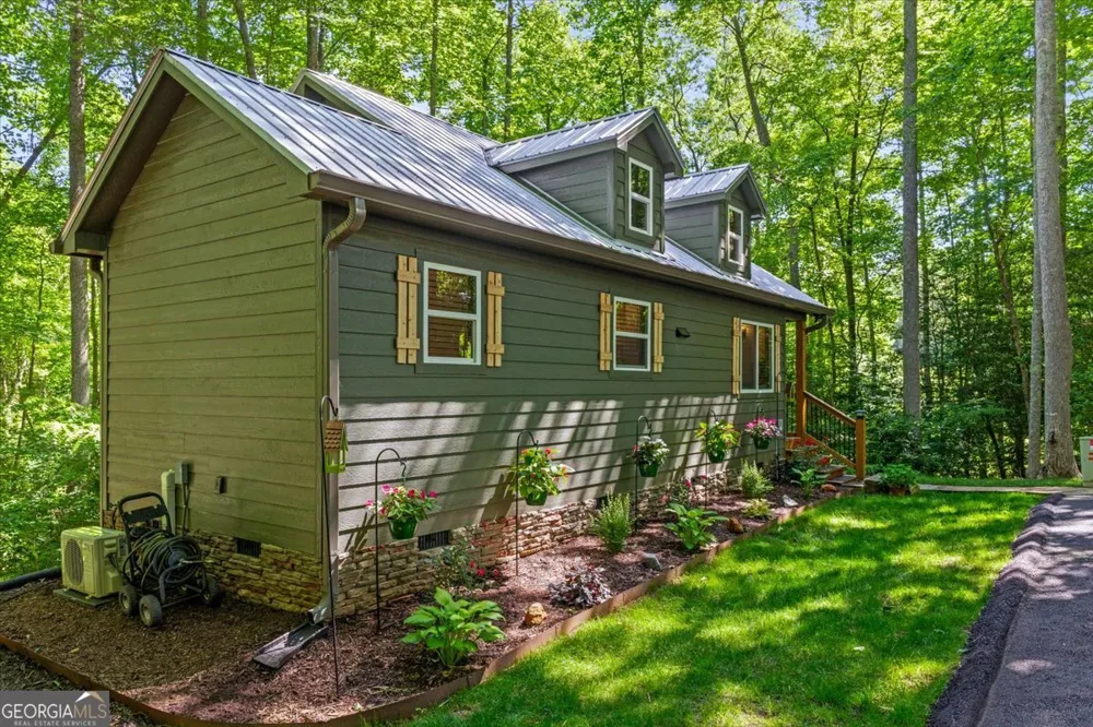 27 Village WAY Blairsville, GA 30512