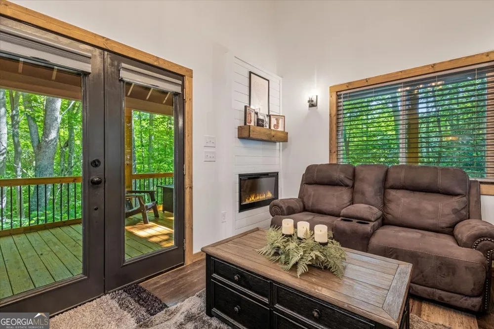 27 Village WAY Blairsville, GA 30512
