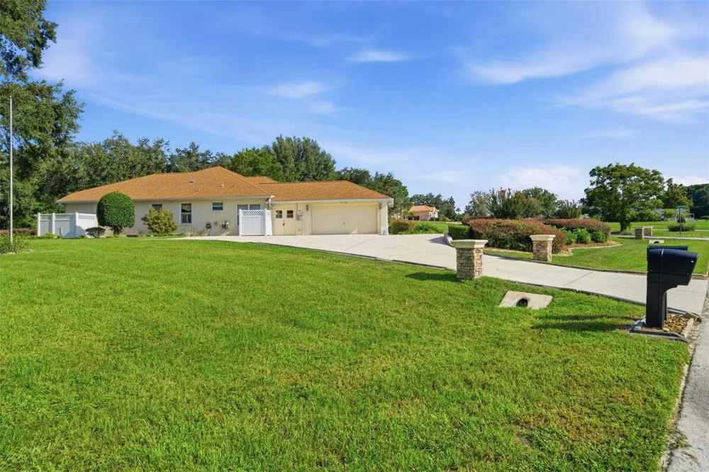 926 E TRIPLE CROWN LOOP Hernando, FL 34442