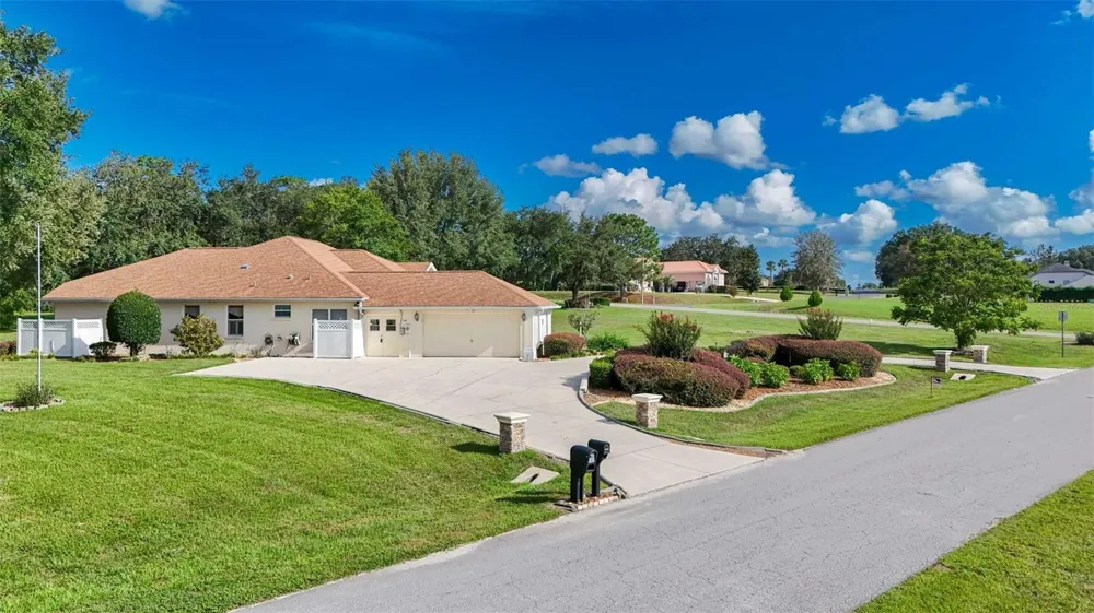 926 E TRIPLE CROWN LOOP Hernando, FL 34442