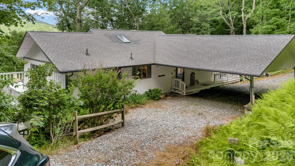 38 Bee Tree Lane Mars Hill, NC 28754