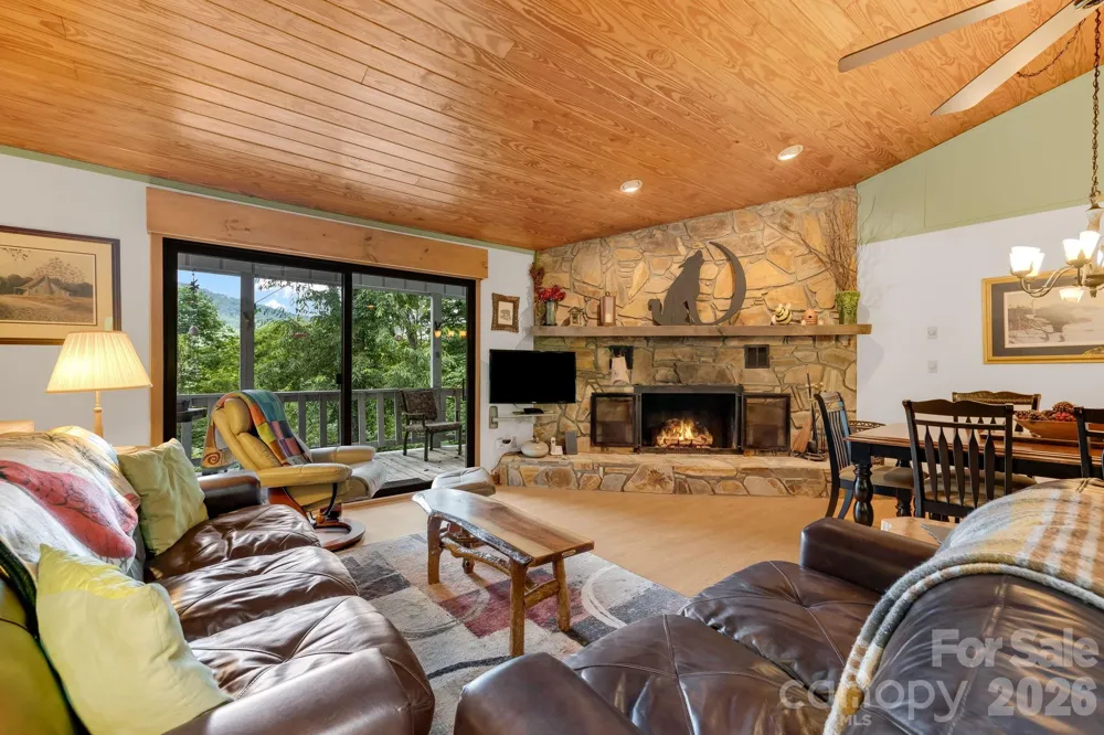 38 Bee Tree Lane Mars Hill, NC 28754