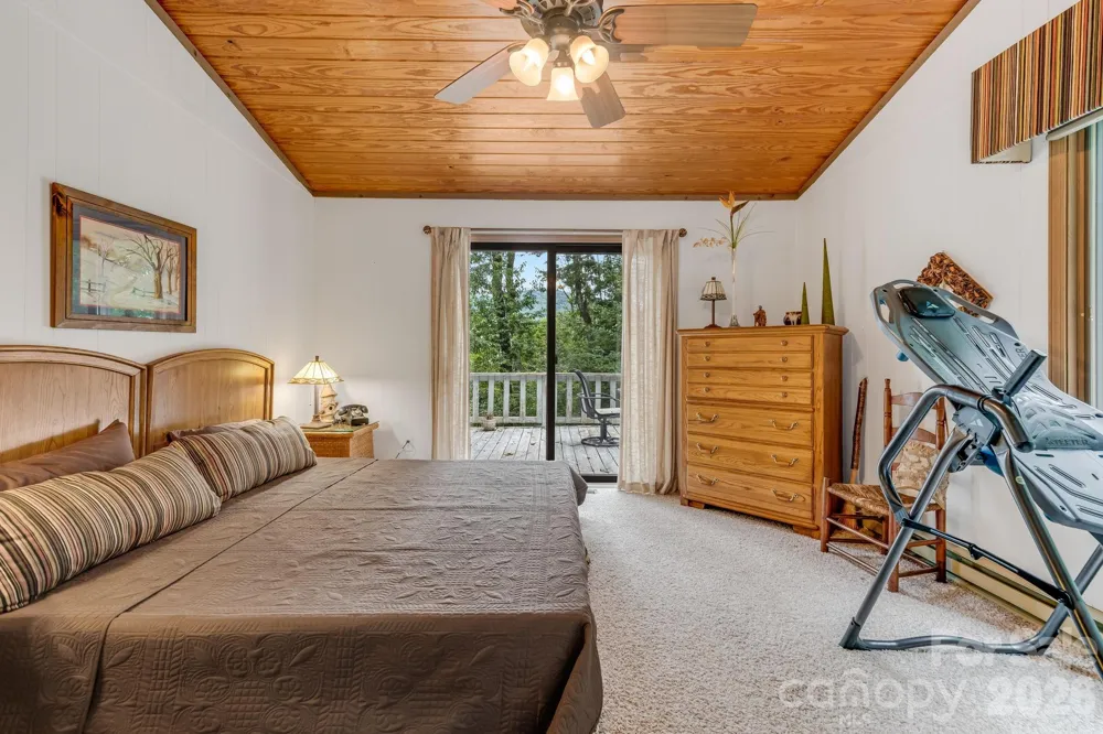 38 Bee Tree Lane Mars Hill, NC 28754