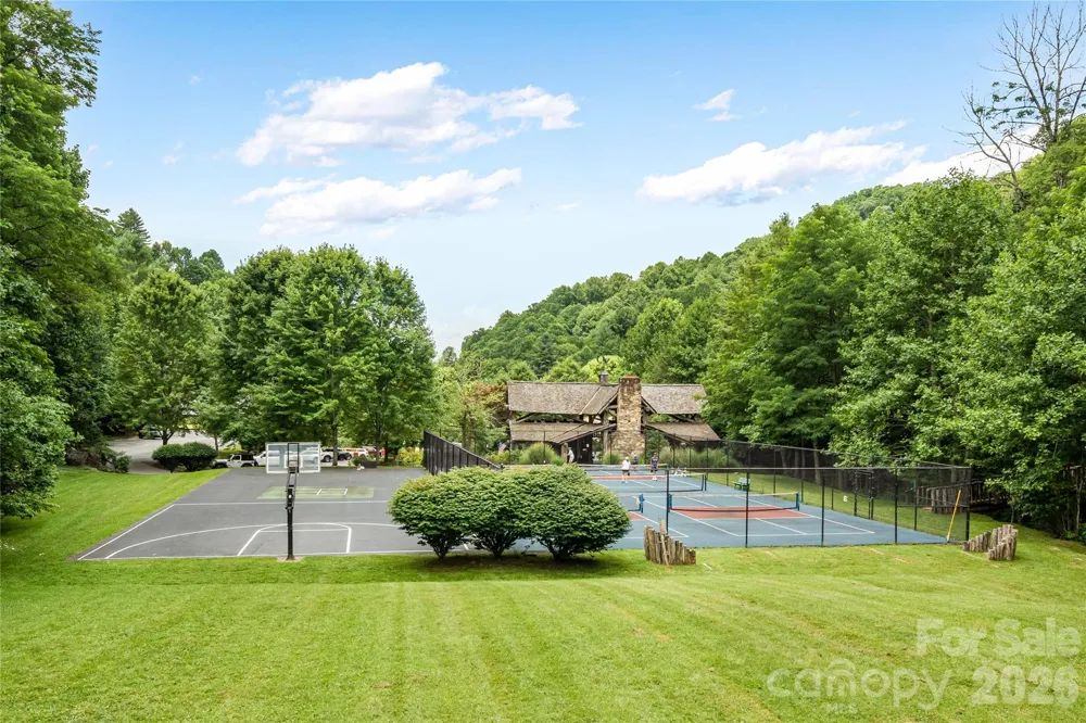 38 Bee Tree Lane Mars Hill, NC 28754