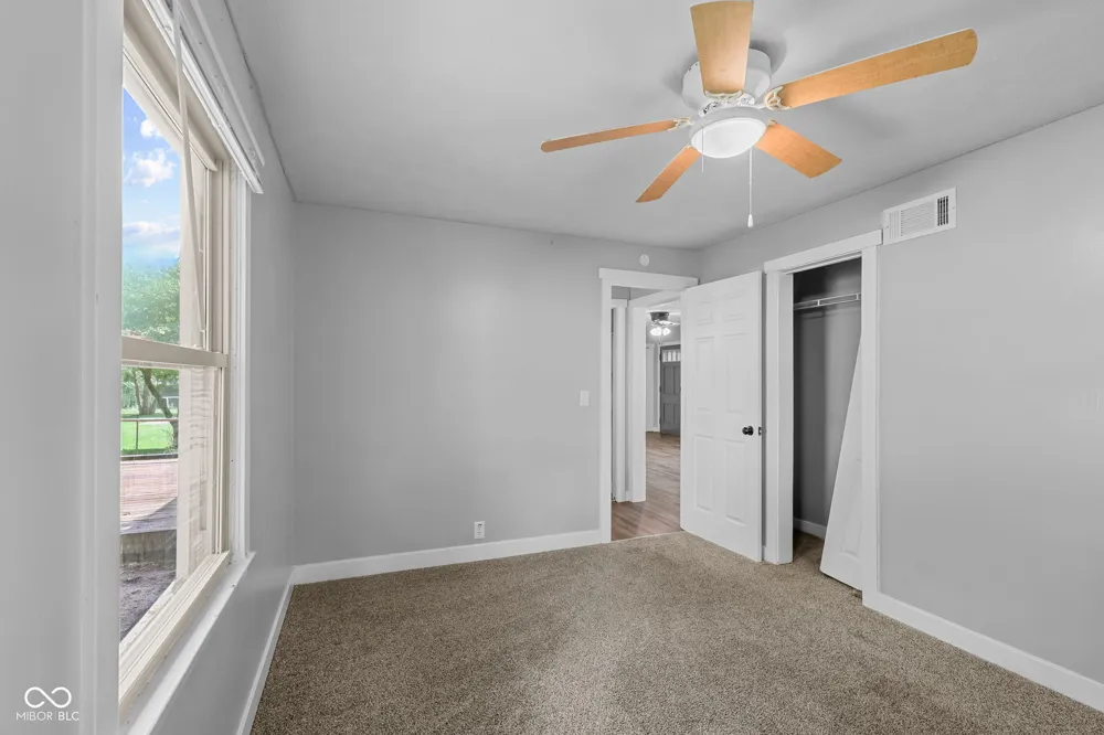 1075 S Morgantown Road Greenwood, IN 46143