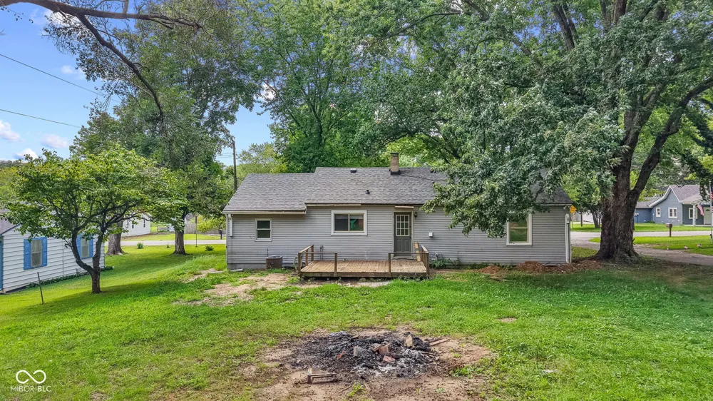1075 S Morgantown Road Greenwood, IN 46143
