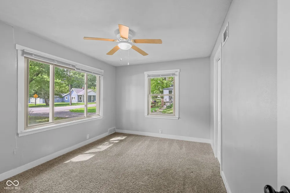 1075 S Morgantown Road Greenwood, IN 46143