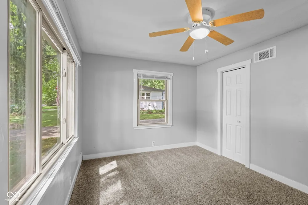 1075 S Morgantown Road Greenwood, IN 46143