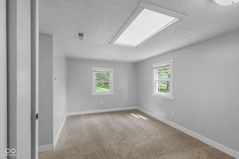 1075 S Morgantown Road Greenwood, IN 46143