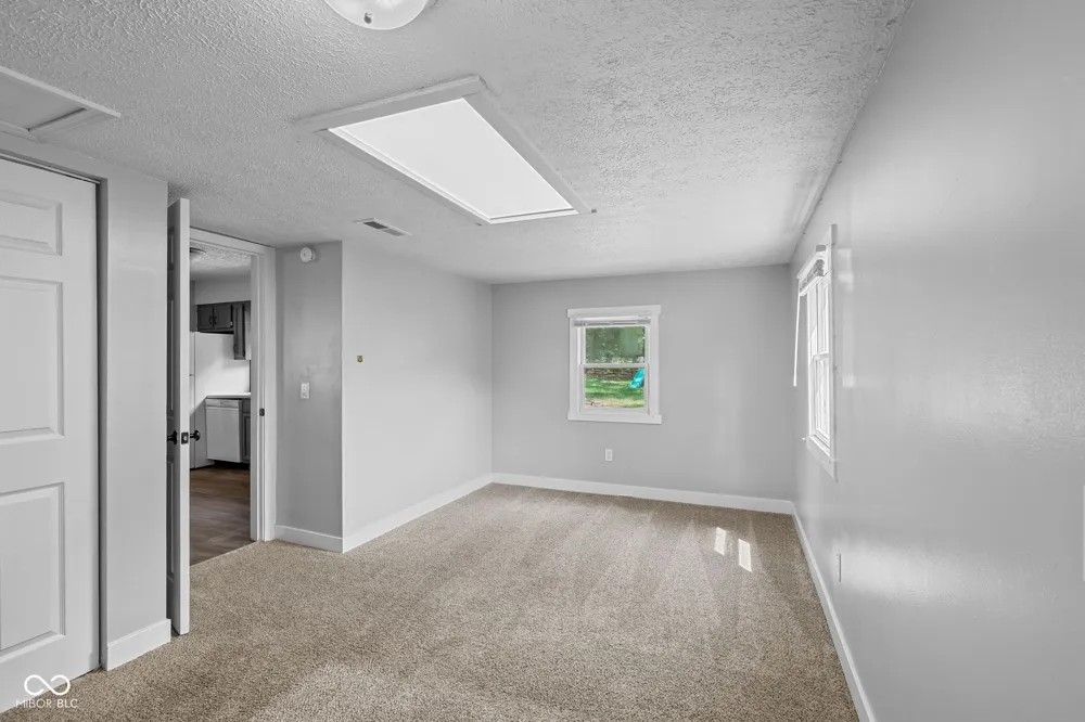 1075 S Morgantown Road Greenwood, IN 46143