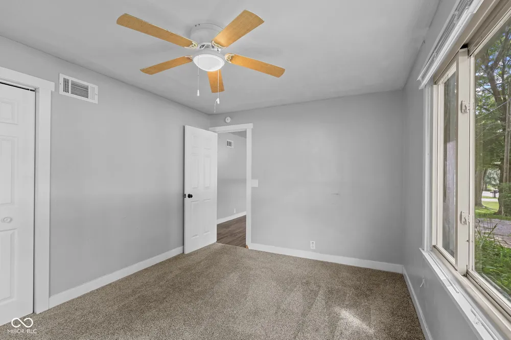 1075 S Morgantown Road Greenwood, IN 46143