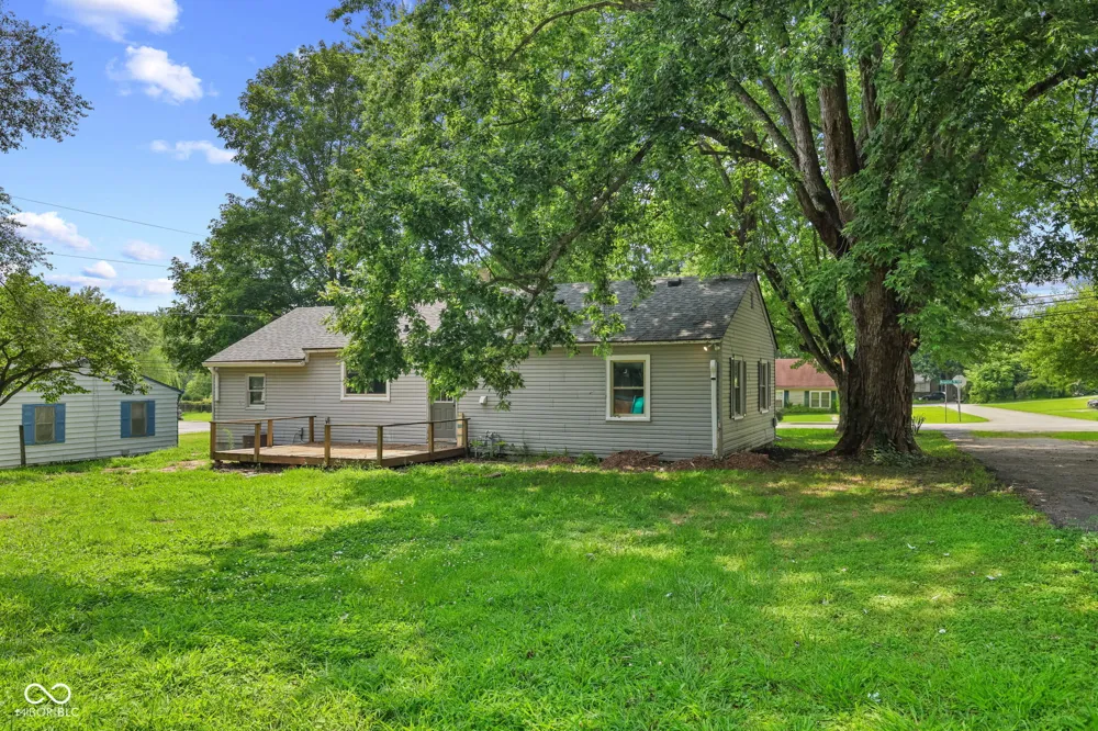 1075 S Morgantown Road Greenwood, IN 46143