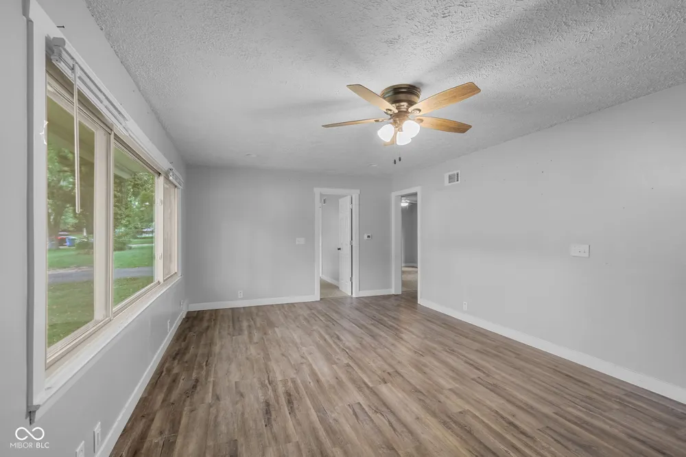 1075 S Morgantown Road Greenwood, IN 46143