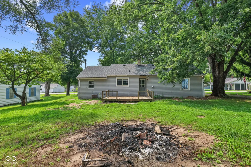 1075 S Morgantown Road Greenwood, IN 46143