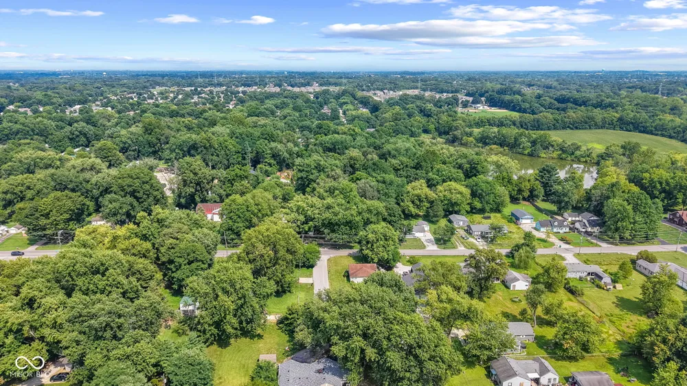 1075 S Morgantown Road Greenwood, IN 46143