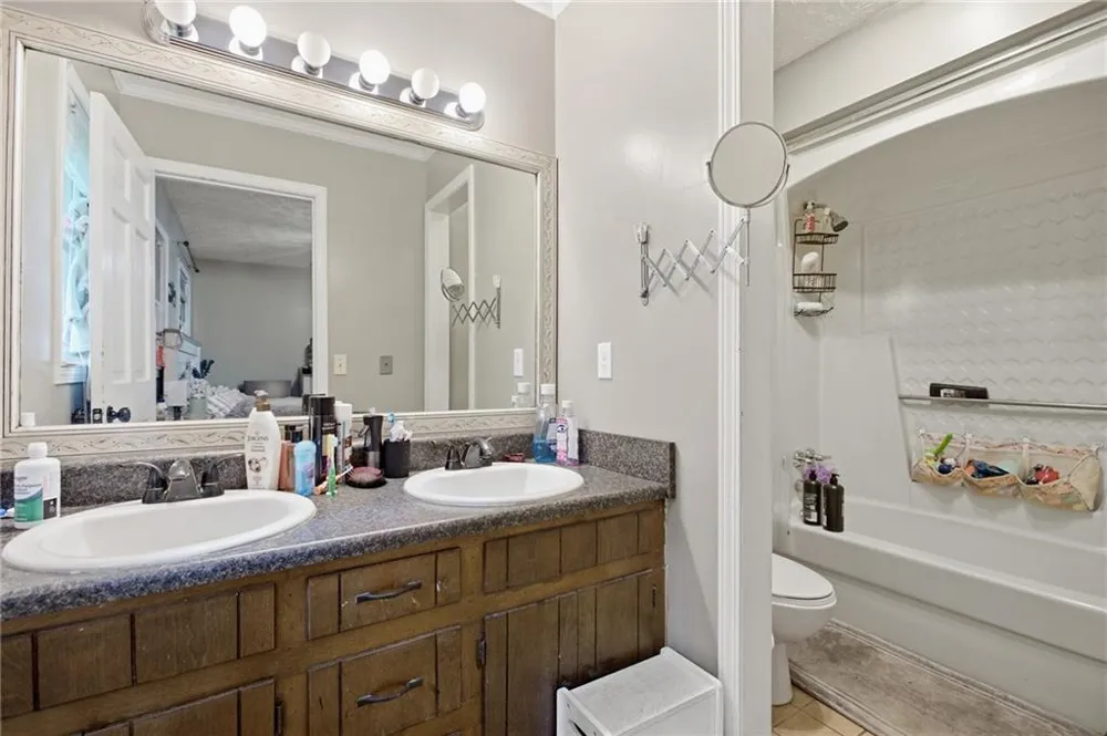 110 Crestmont Drive Calhoun, GA 30701