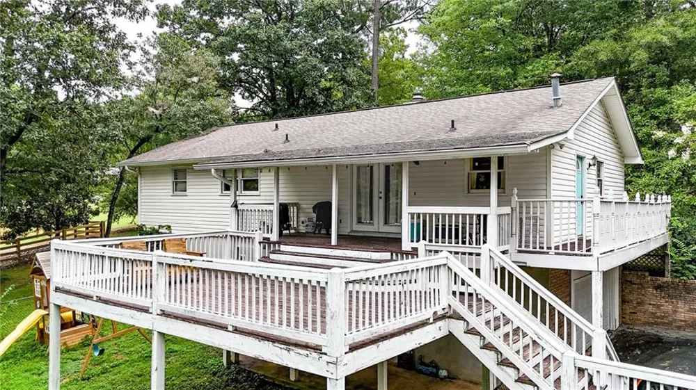 110 Crestmont Drive Calhoun, GA 30701