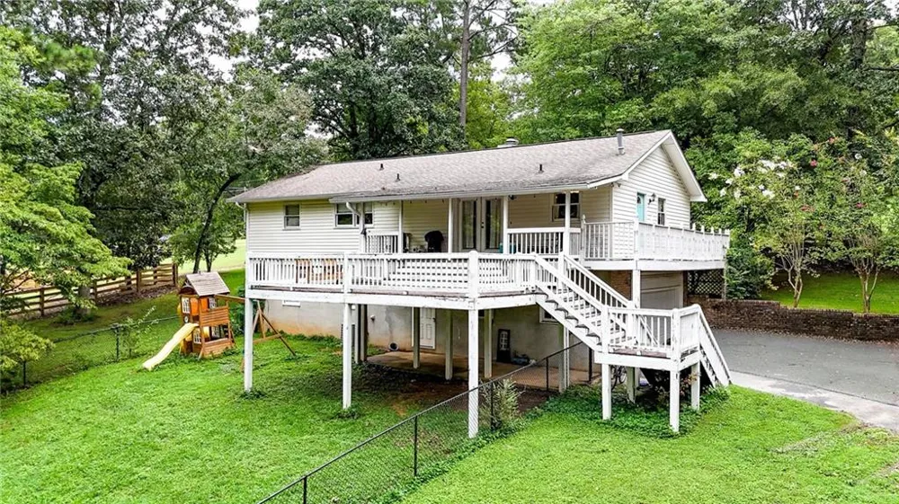 110 Crestmont Drive Calhoun, GA 30701