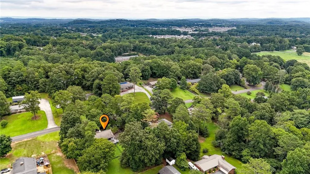 110 Crestmont Drive Calhoun, GA 30701
