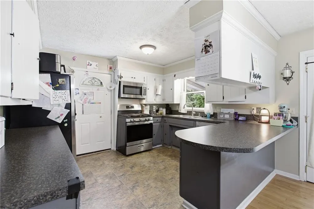 110 Crestmont Drive Calhoun, GA 30701