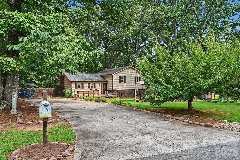 608 Hoyle Street Lincolnton, NC 28092