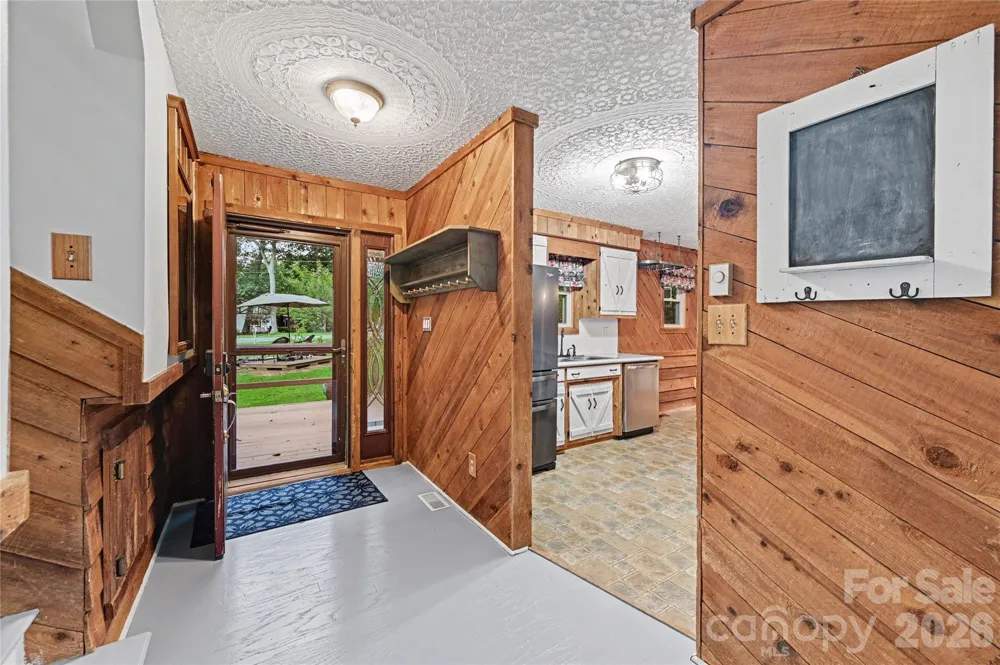 608 Hoyle Street Lincolnton, NC 28092