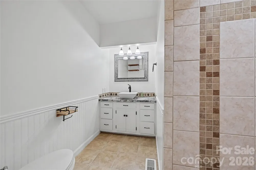 608 Hoyle Street Lincolnton, NC 28092