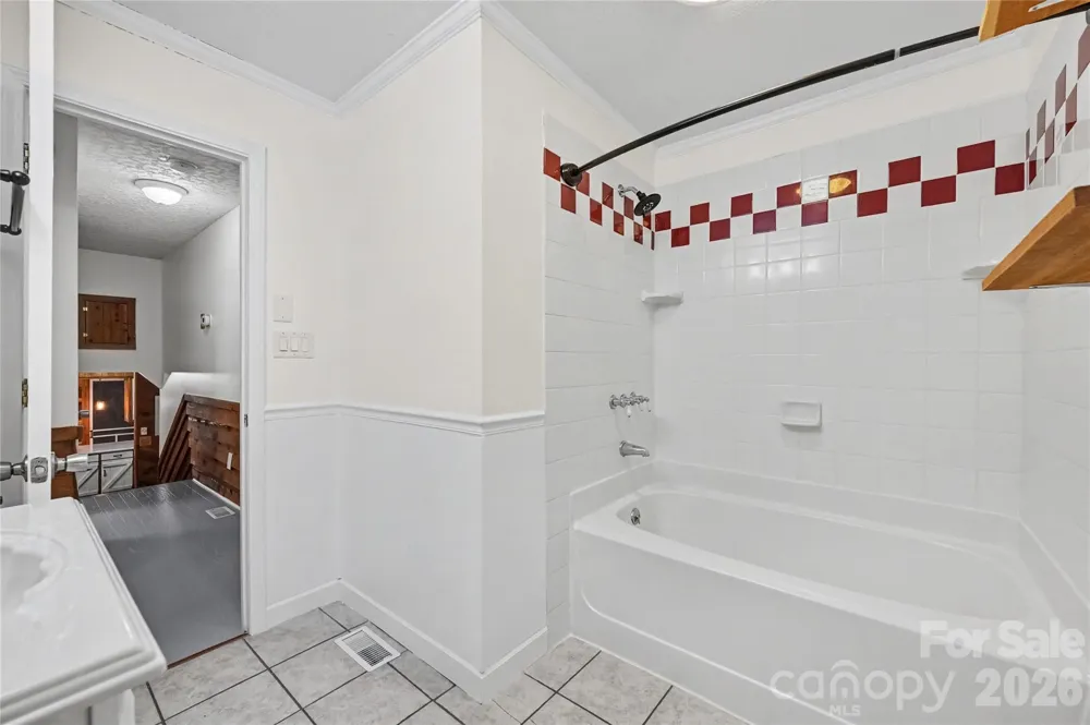 608 Hoyle Street Lincolnton, NC 28092