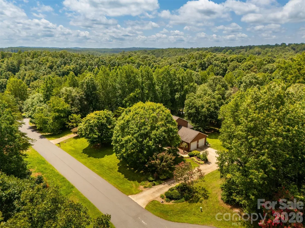 1413 Windemere Lane Hickory, NC 28602