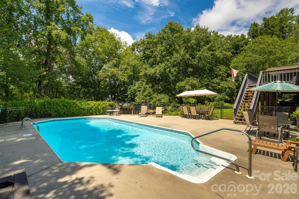 1413 Windemere Lane Hickory, NC 28602