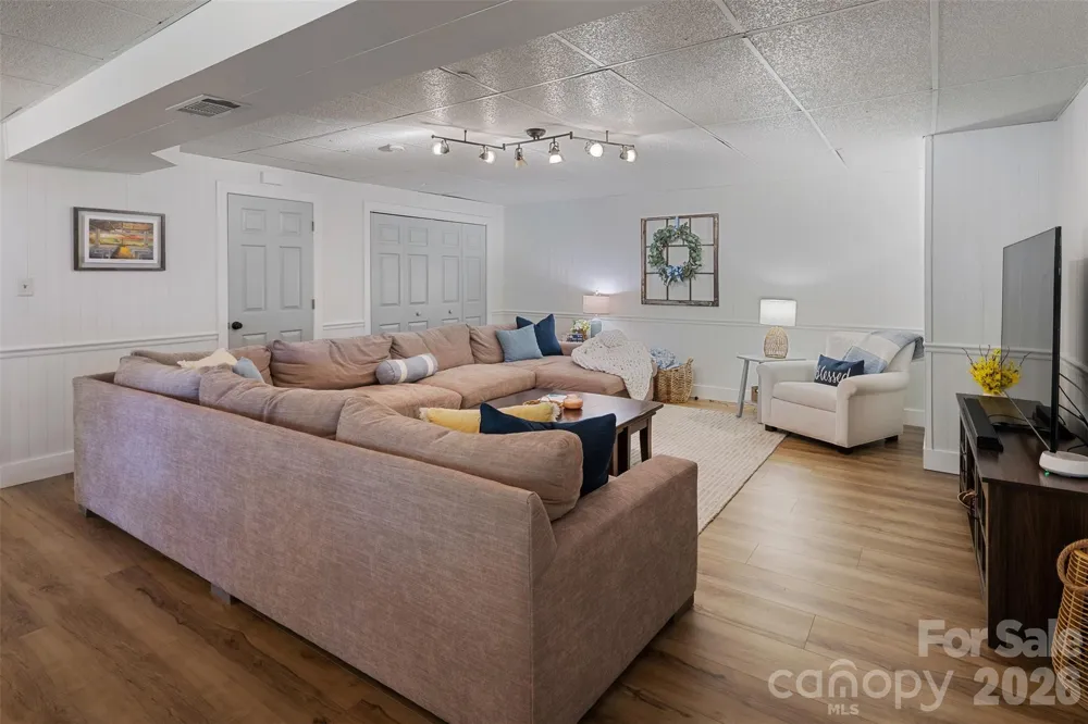 1413 Windemere Lane Hickory, NC 28602