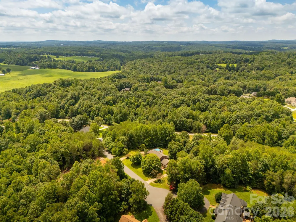 1413 Windemere Lane Hickory, NC 28602