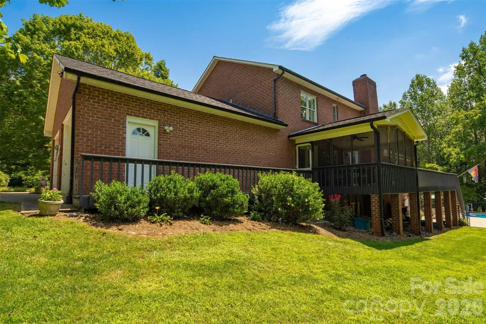 1413 Windemere Lane Hickory, NC 28602