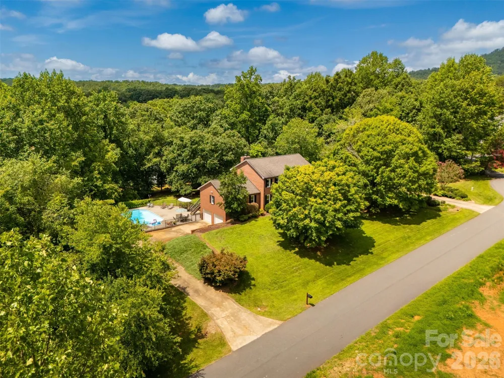1413 Windemere Lane Hickory, NC 28602