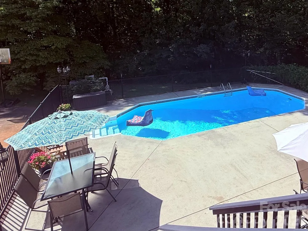1413 Windemere Lane Hickory, NC 28602