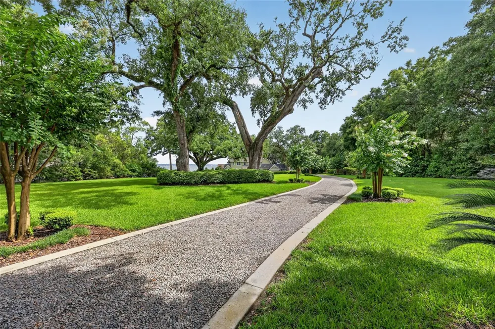 12950 E HIGHWAY 25 Ocklawaha, FL 32179