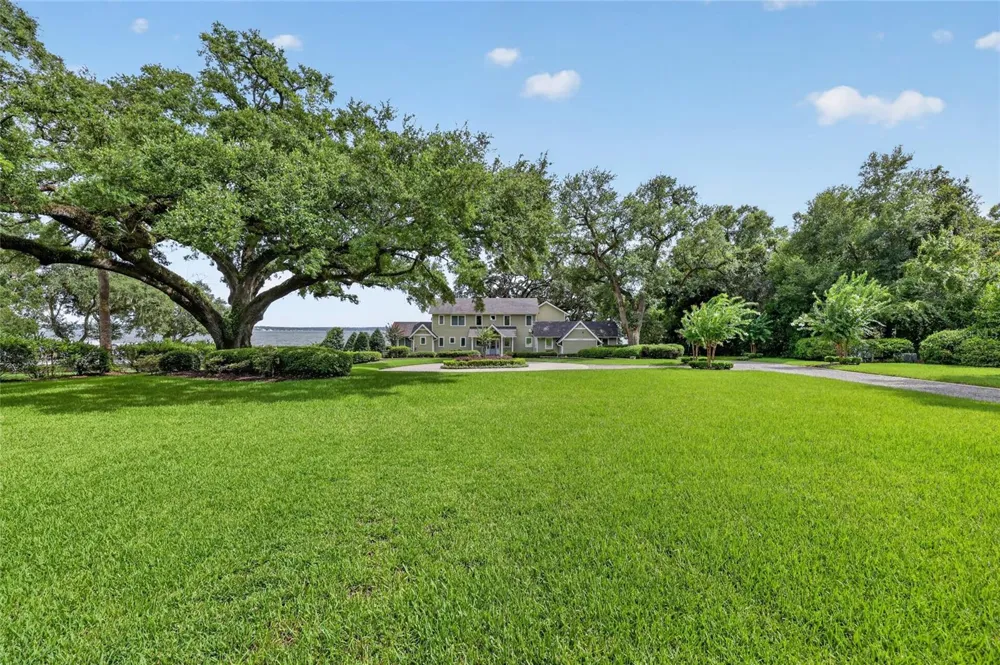 12950 E HIGHWAY 25 Ocklawaha, FL 32179