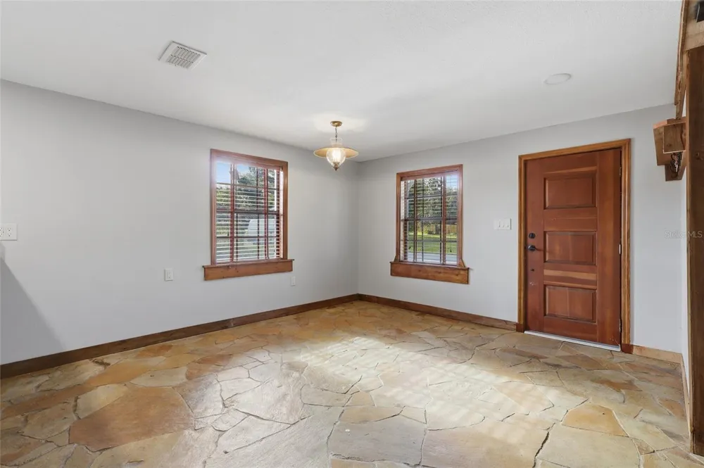 37715 DIXIE AVENUE Dade City, FL 33525