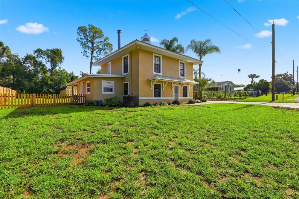 37715 DIXIE AVENUE Dade City, FL 33525
