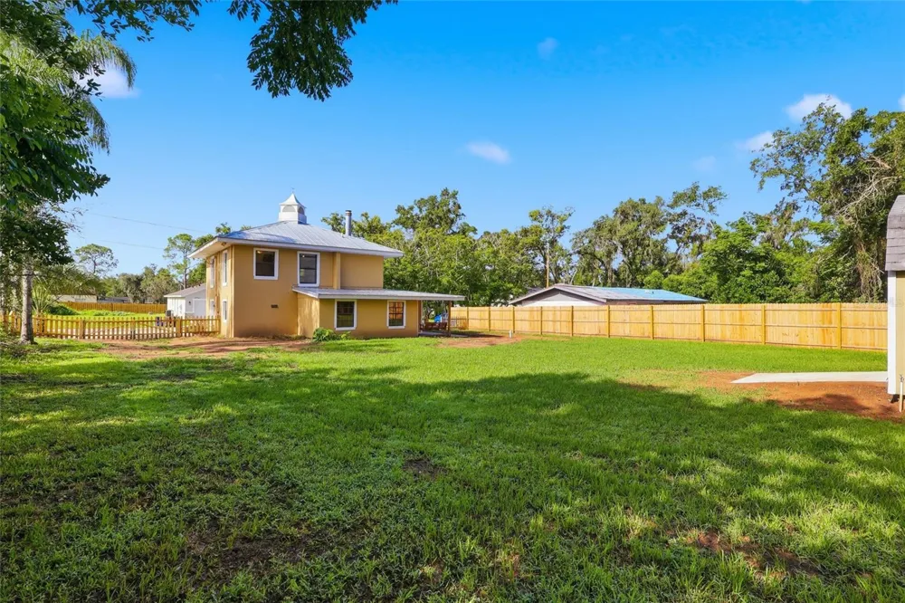 37715 DIXIE AVENUE Dade City, FL 33525