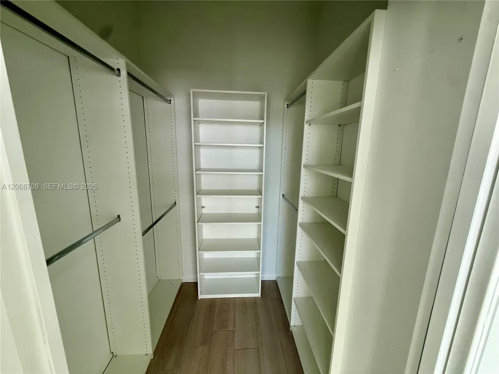 113 NE 6th St #609 Fort Lauderdale, FL 33304