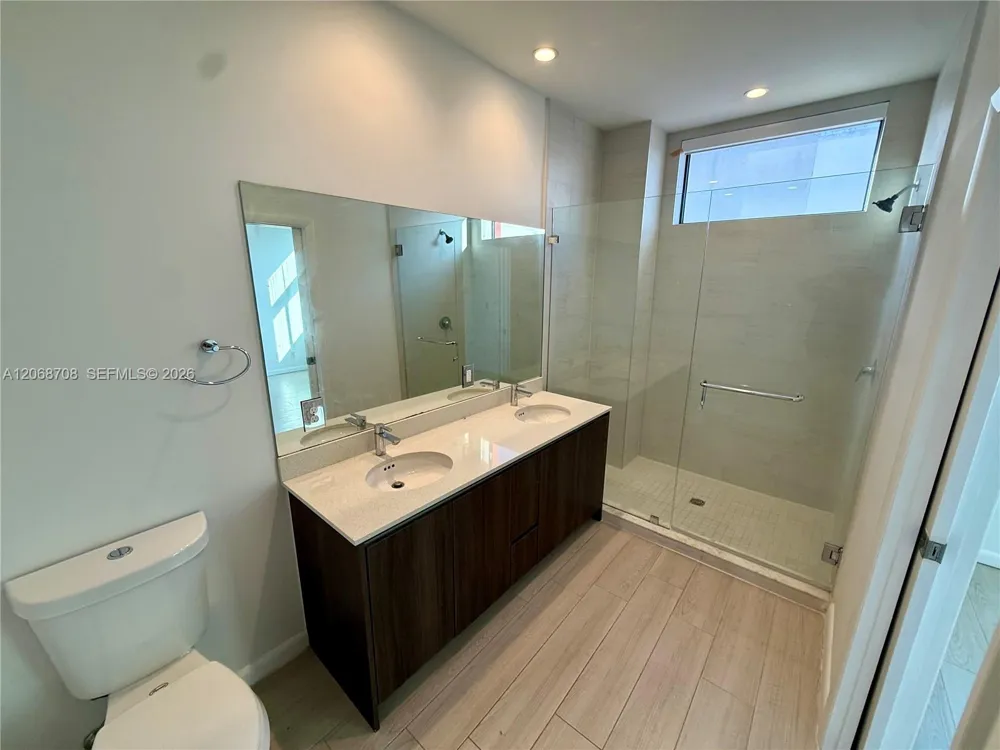113 NE 6th St #609 Fort Lauderdale, FL 33304