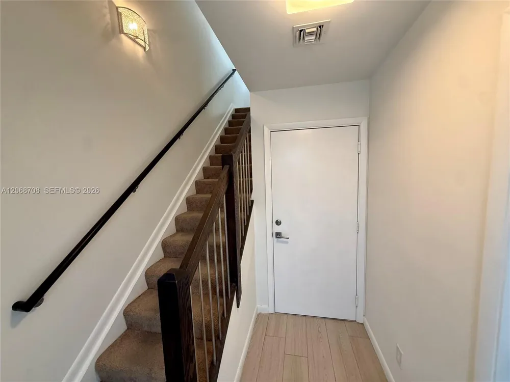 113 NE 6th St #609 Fort Lauderdale, FL 33304