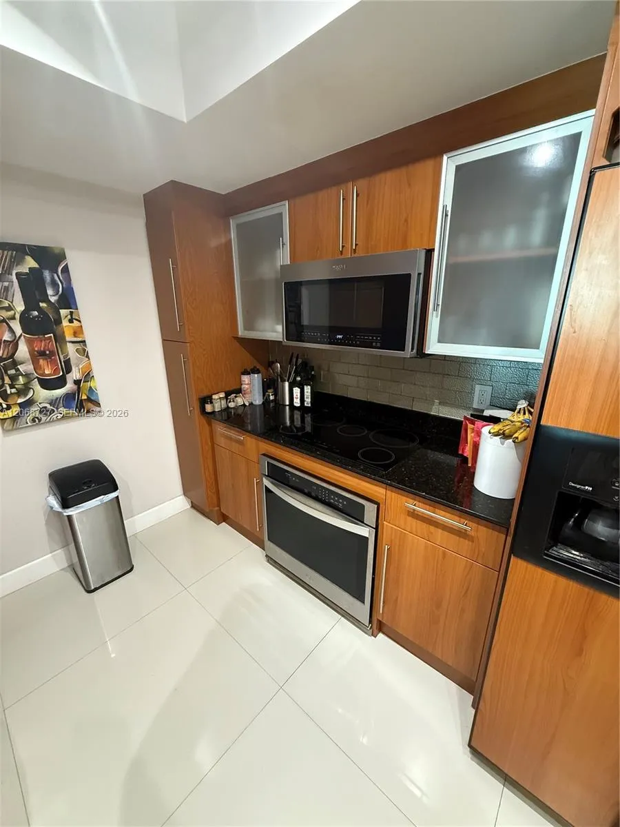 335 S Biscayne Blvd #1805 Miami, FL 33131
