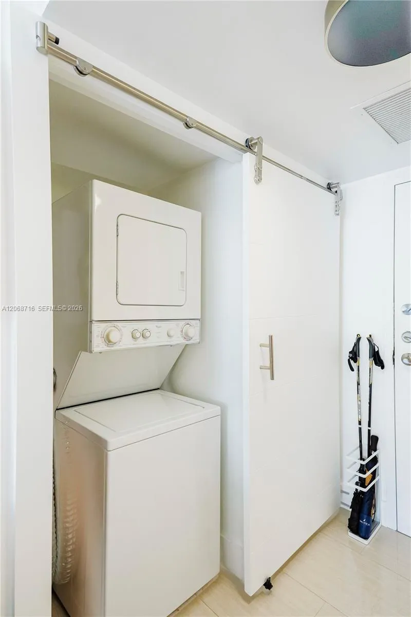 400 Leslie Dr #319 Hallandale Beach, FL 33009
