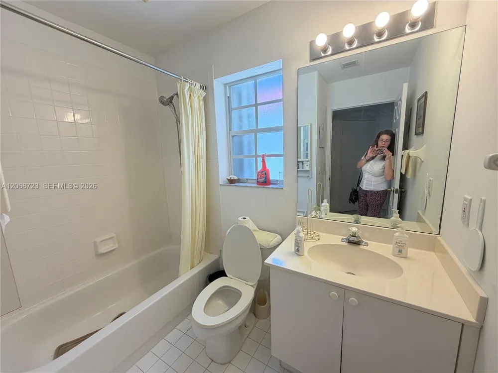 18440 Via Di Sorrento Boca Raton, FL 33496