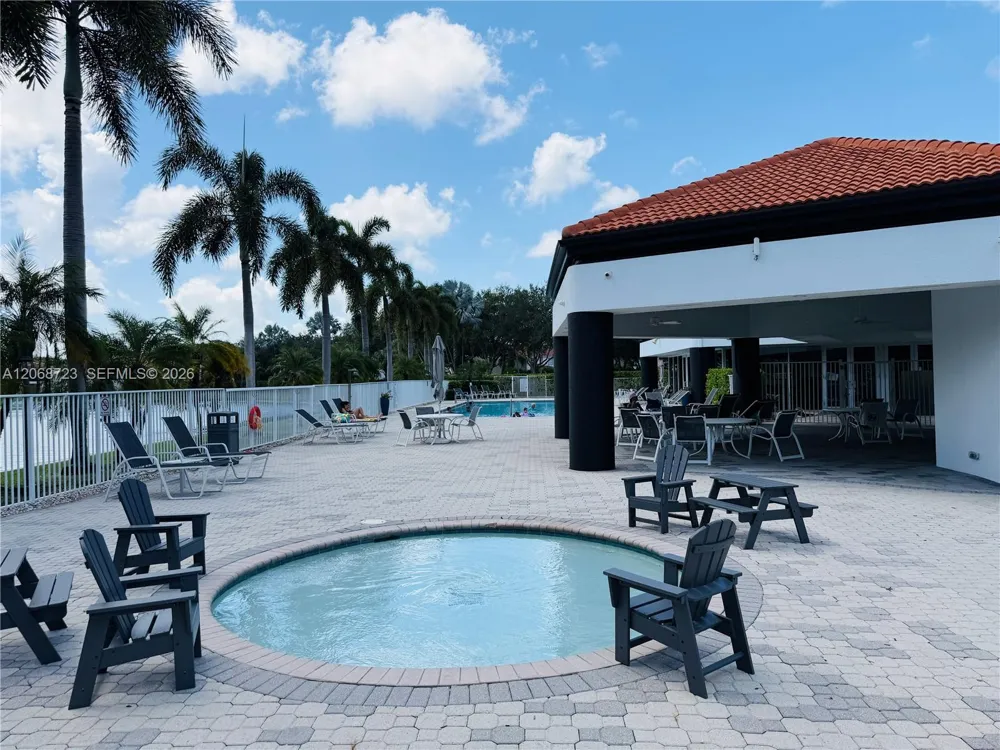 18440 Via Di Sorrento Boca Raton, FL 33496