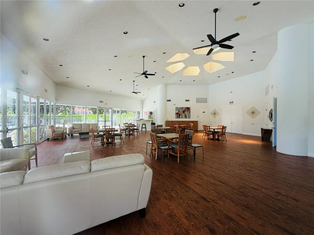 18440 Via Di Sorrento Boca Raton, FL 33496